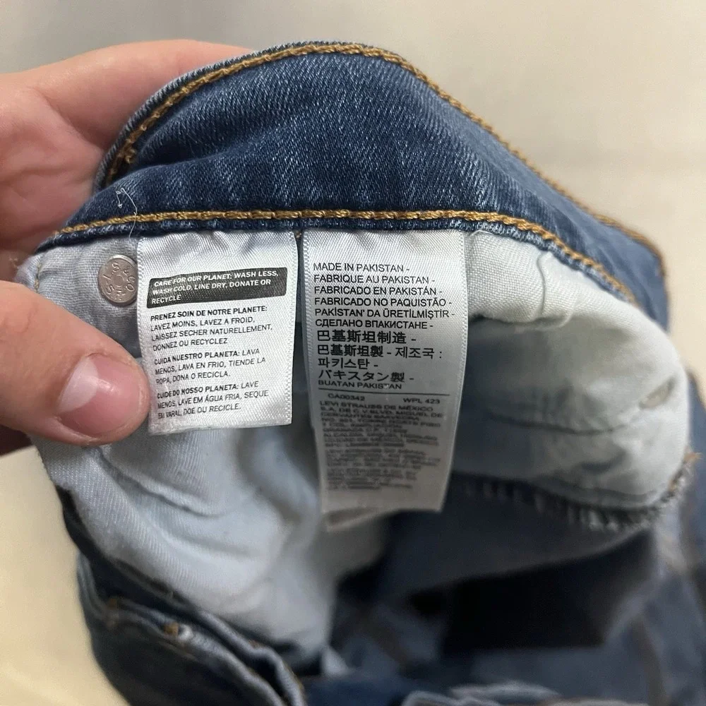 Levi's 541 Athletic Taper Jeans Men's Size 46x32 (Fits 43x29) Blue Denim Stretch